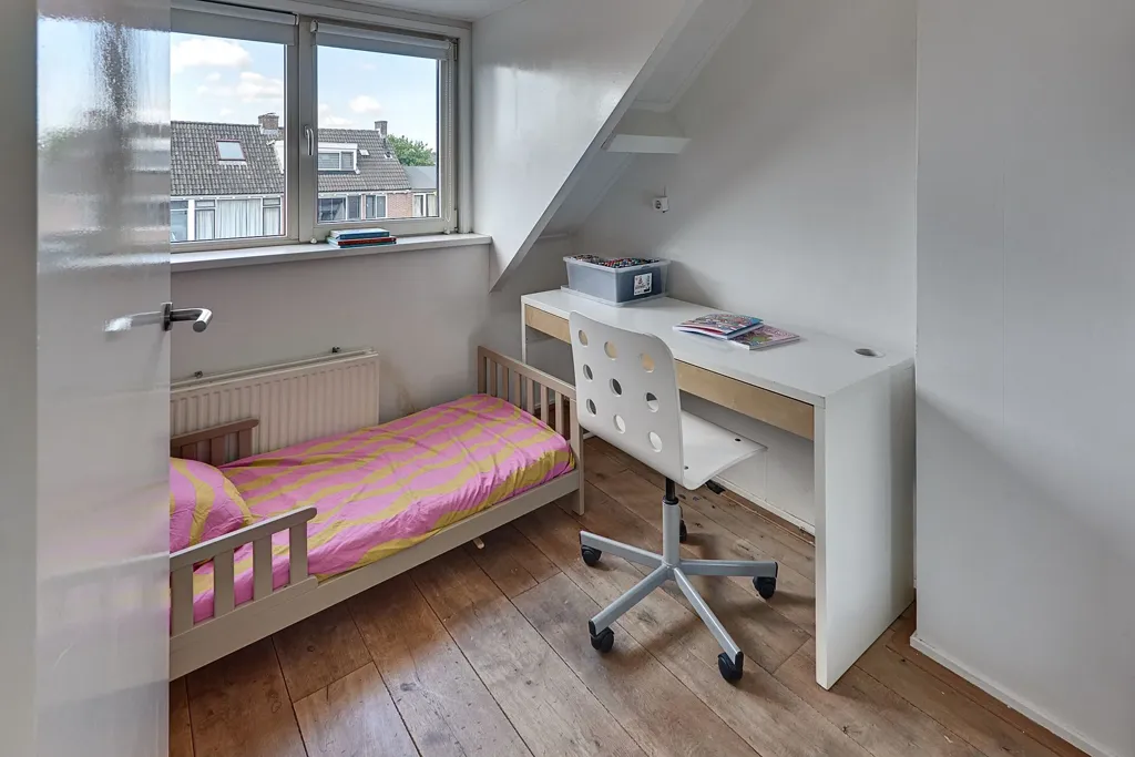 Chambres - End-Terrace House with Multifunctional Annex in Tweelingstad