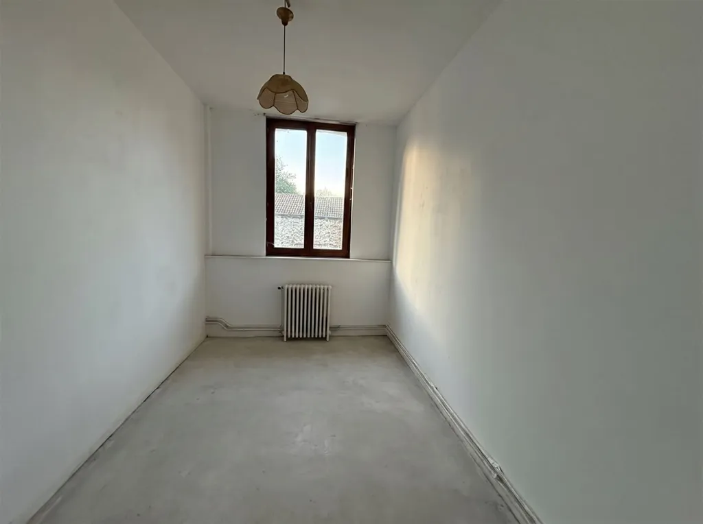 Pièces - Immeuble de Rapport Mixte au Centre-ville de Péruwelz