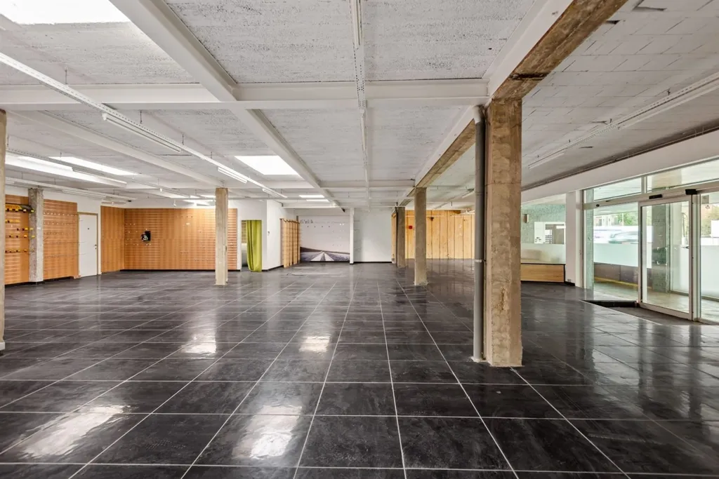 Toad - Commercial Space with Residential Option in Duffel