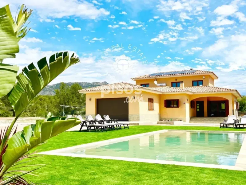 Piscine - Luxury Villa with Private Pool in Costa Dorada