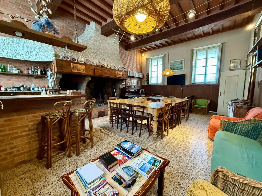 Sala da pranzo - Rustico storico con piscina a Cappella De' Picenardi