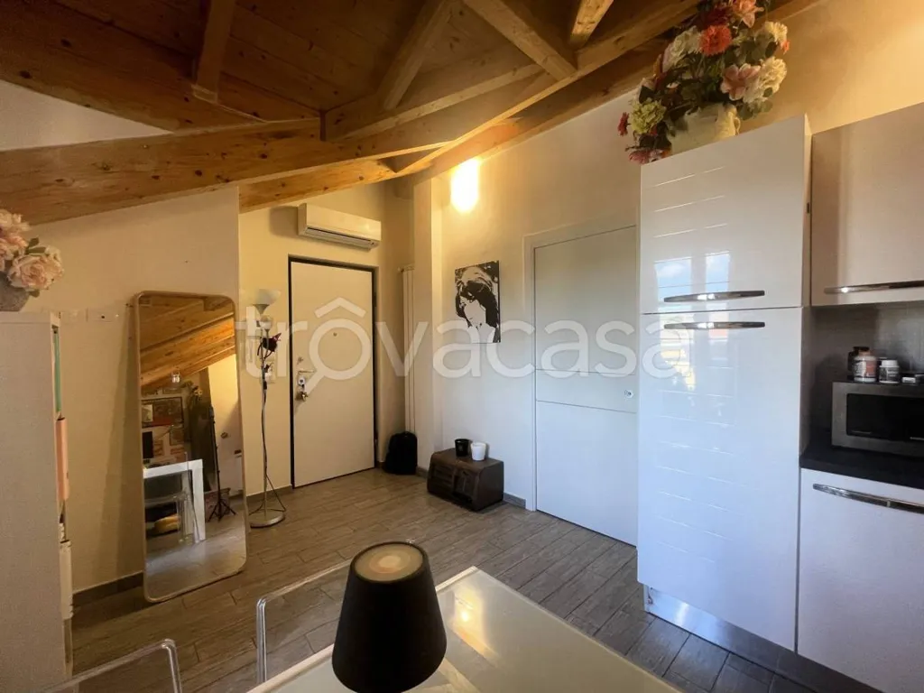 Cuisine - Modern Apartment with Balcony in Trofarello