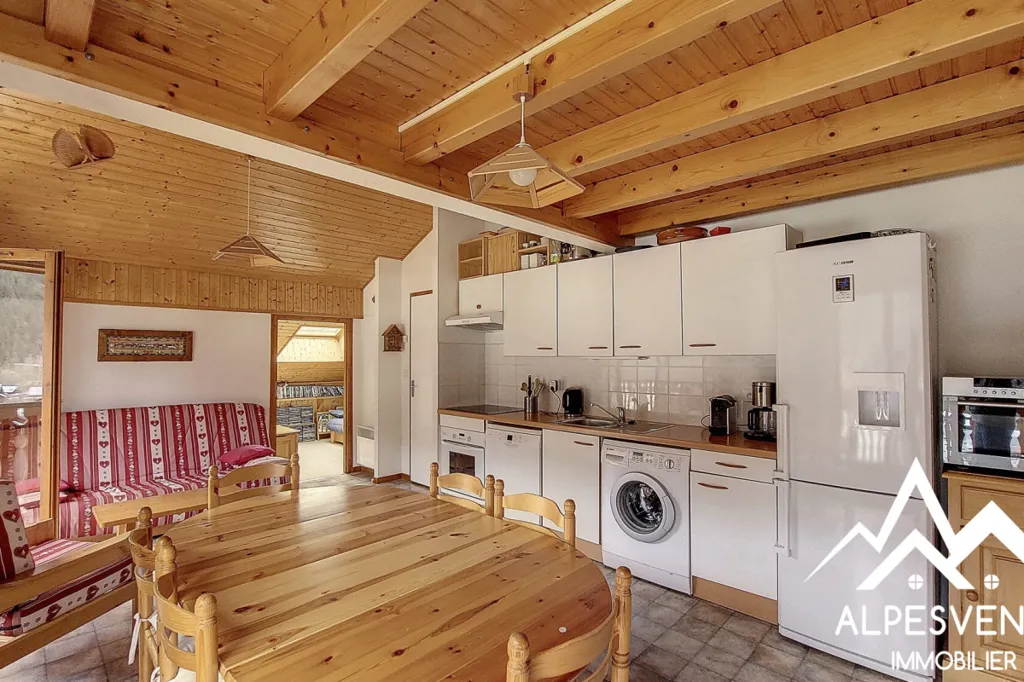 Cuisine - Appartement 5 Pièces avec Balcon à Saint-Jean-d'Aulps