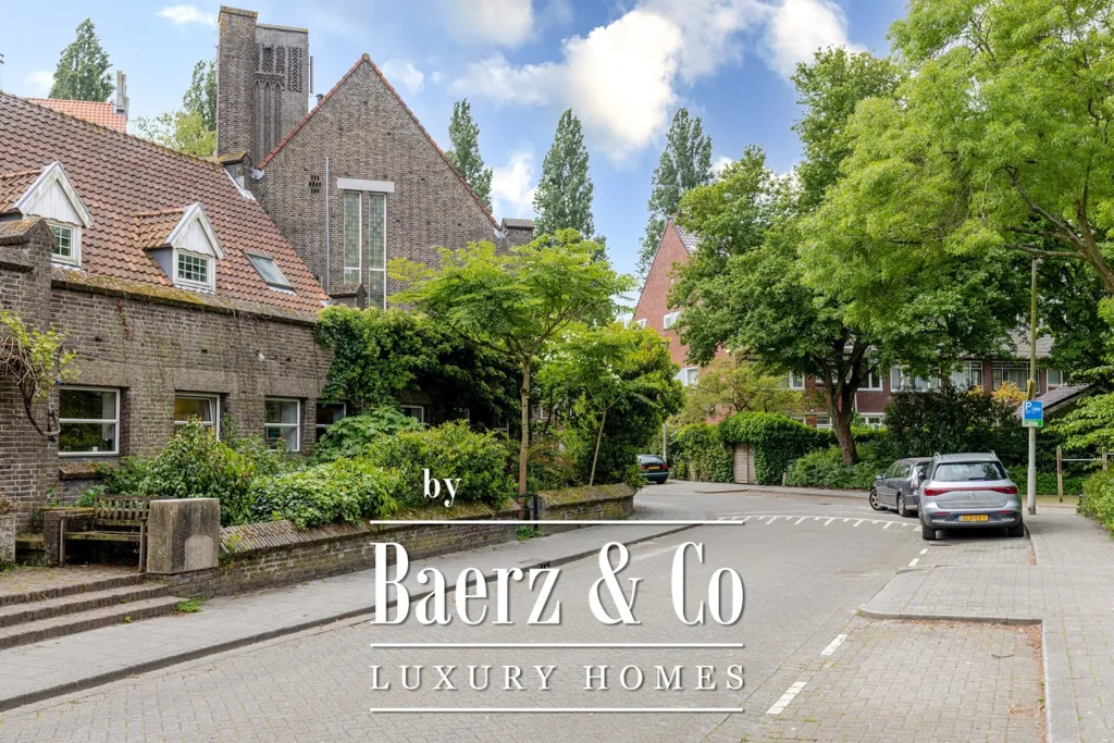 Extérieur - Former Schoolhouse with High Ceilings in Rotterdam
