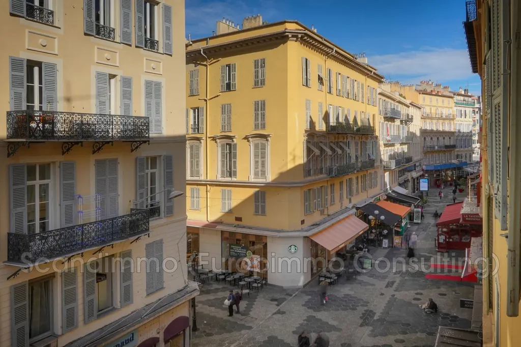 Balcony - 3-Bed Apartment with South Terrace in Nice