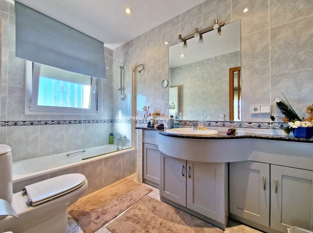 Salles de bain - Villa with Pool and Sea View near Roses