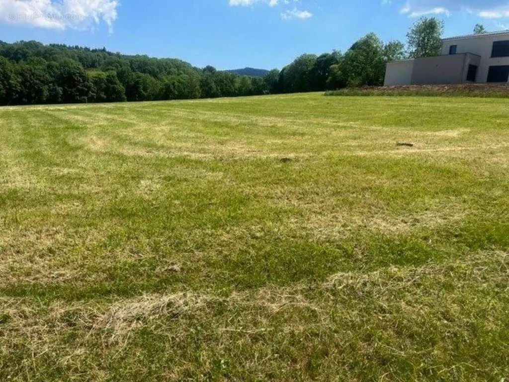 Aed - Constructible Plot in Nebouzat, Auvergne