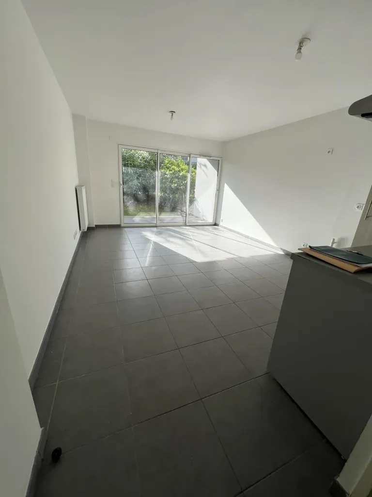Living Room - T2 Apartment with Garden in Mérignac
