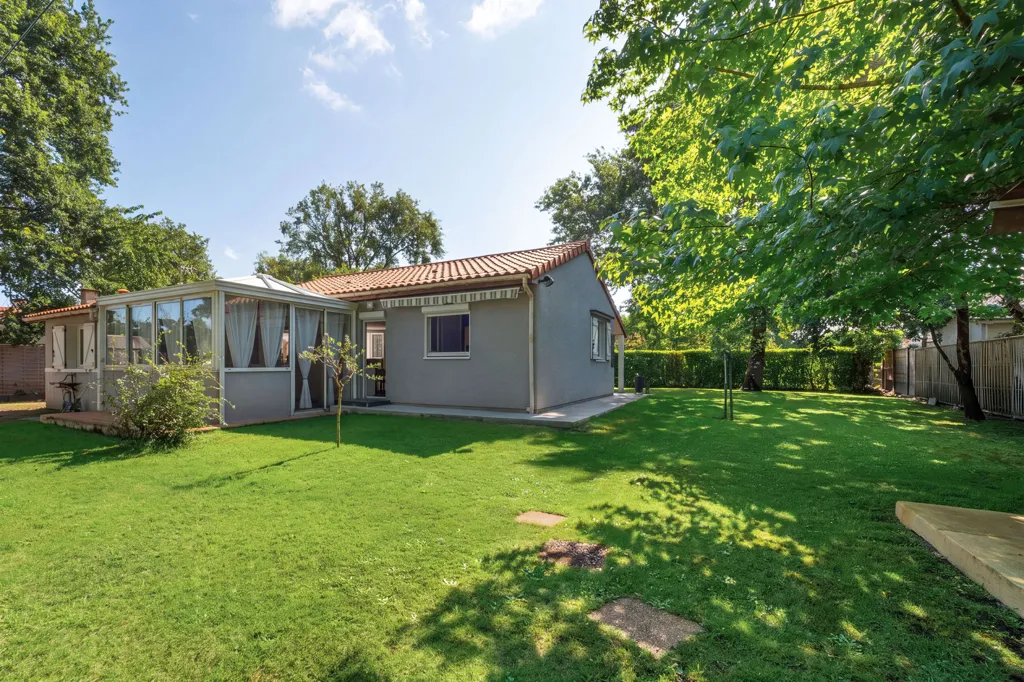 Jardin - Maison avec Jardin et Véranda au Teich