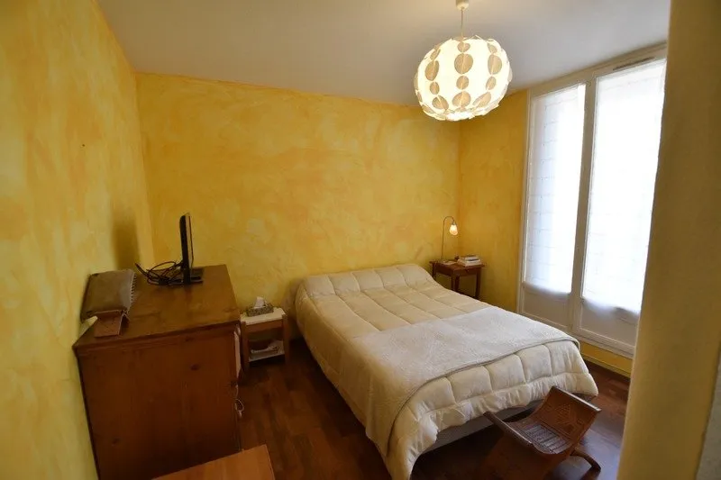 Camere da letto - 2-Bedroom Apartment with Balcony in Digoin