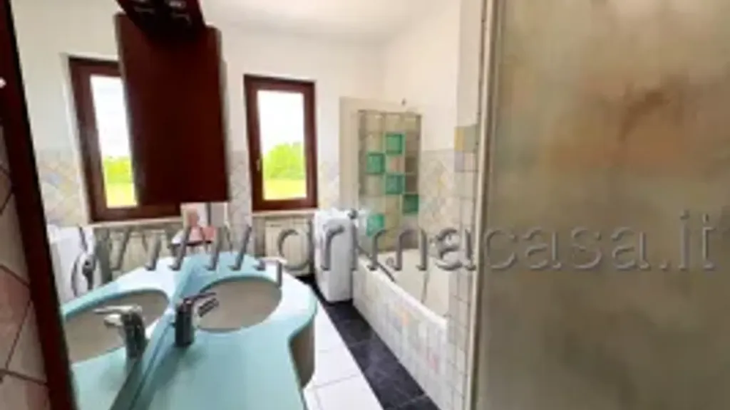Salles de bain - Trilocale with Garage in Casalromano