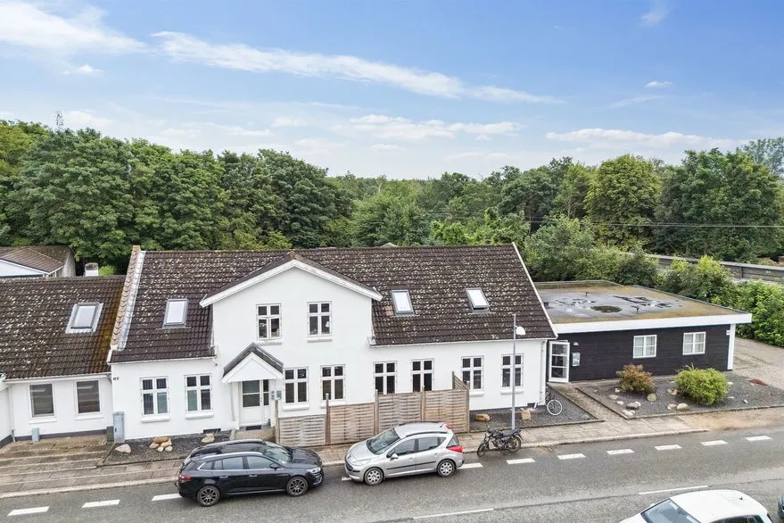 Aerial - 5-Unit Apartment Block in Ullerslev