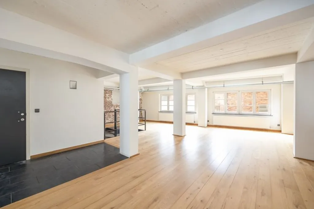 Loft Lumineux avec Terrasse Spacieuse à Bruxelles