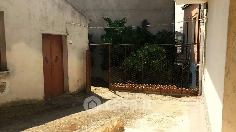 Jardin - Semi-Independent House with Garden in Scandale