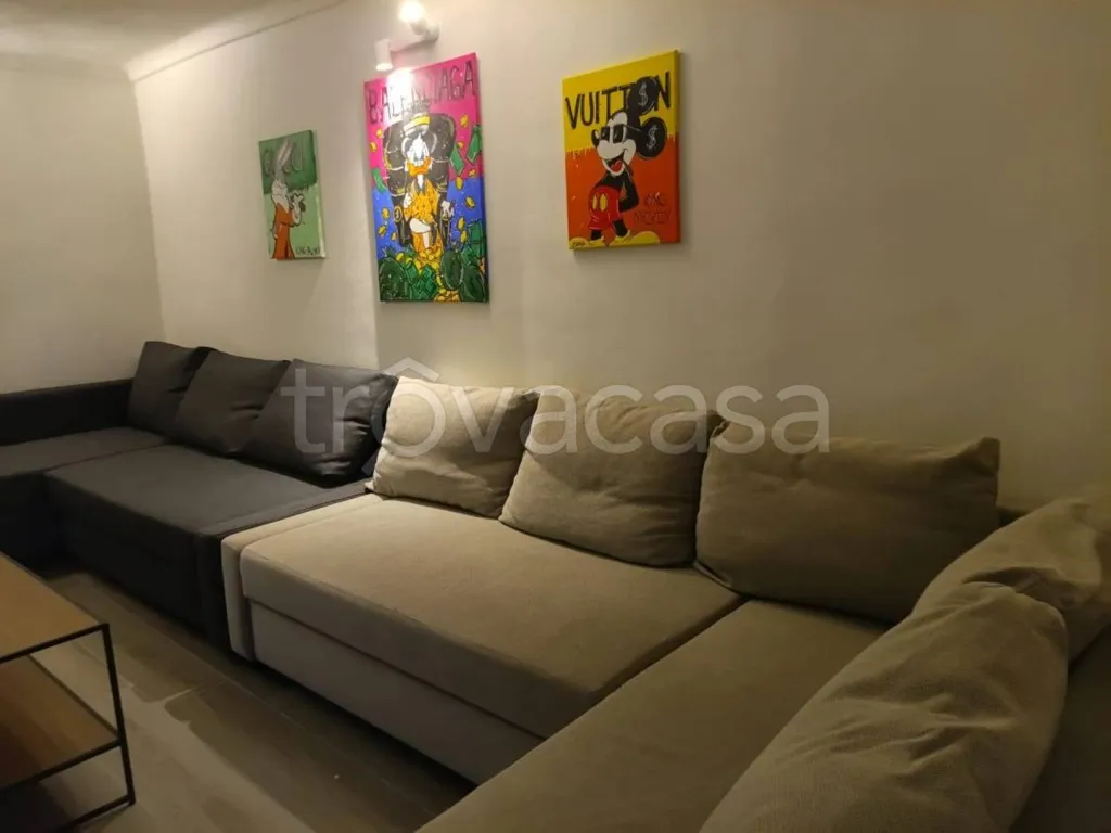 Soggiorno - Modernised Apartment with Balcony in Turin