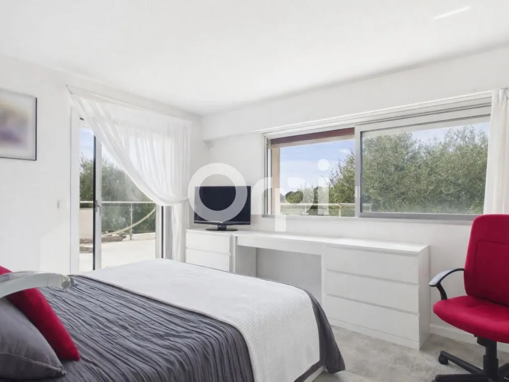 Chambres - Villa avec Piscine dans un Domaine Prestigieux à Valbonne