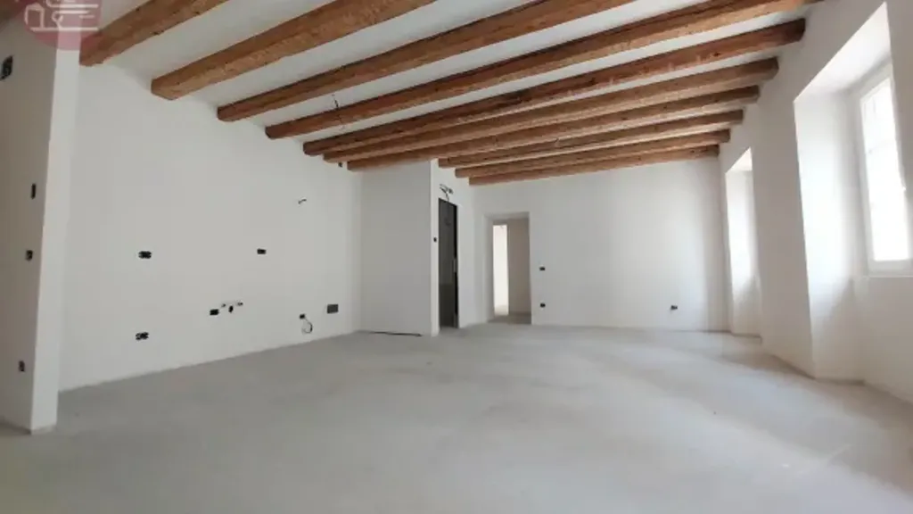 Pièces - Riqualificato Triplex in Trieste