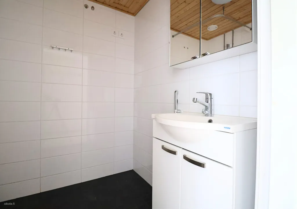 Vannitoad - One-Bedroom Flat with Balcony in Sipoo