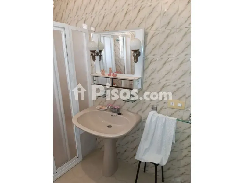 Bagni - Two-Storey House with Terrace in Valdepeñas