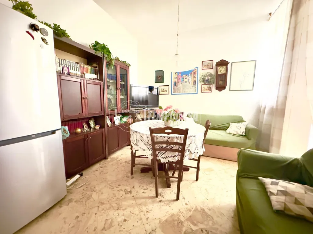 Salle à manger - Three-Bedroom Flat with Patio in Valenzano