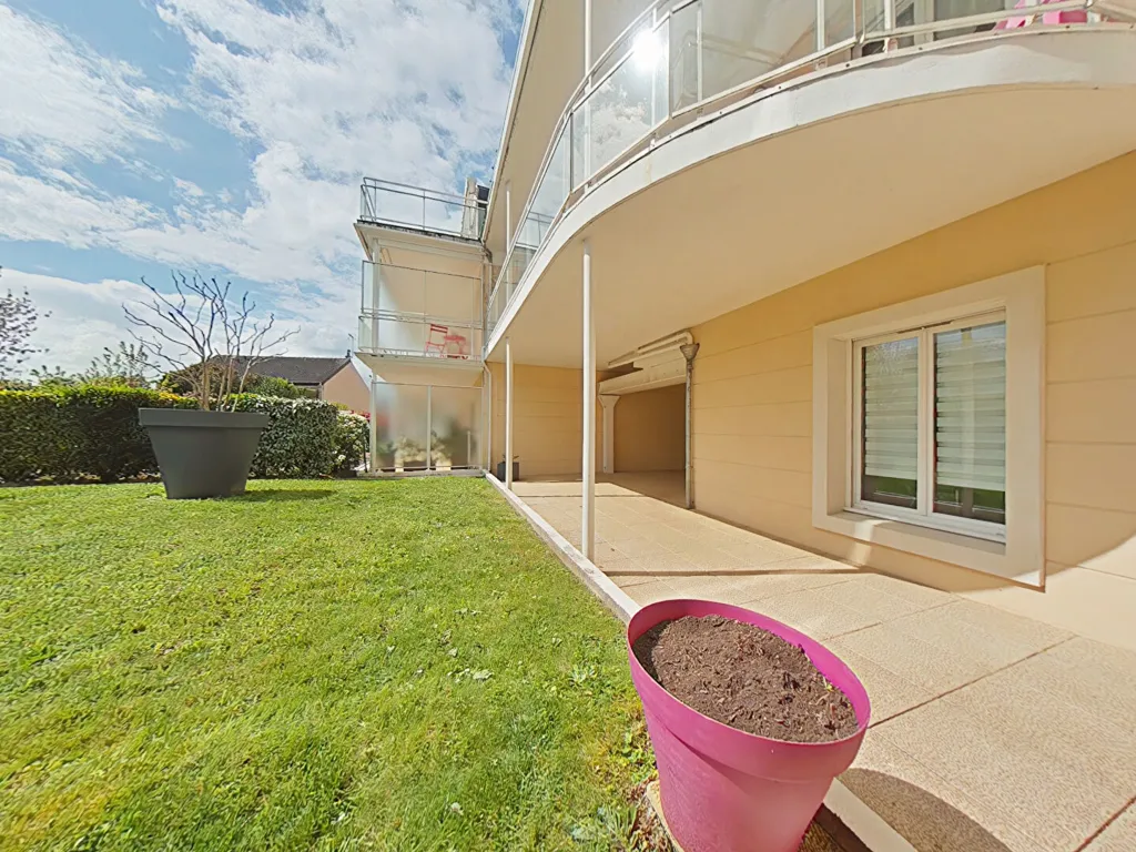 Terrass - Bright 2-Bedroom Apartment in Chambray Centre
