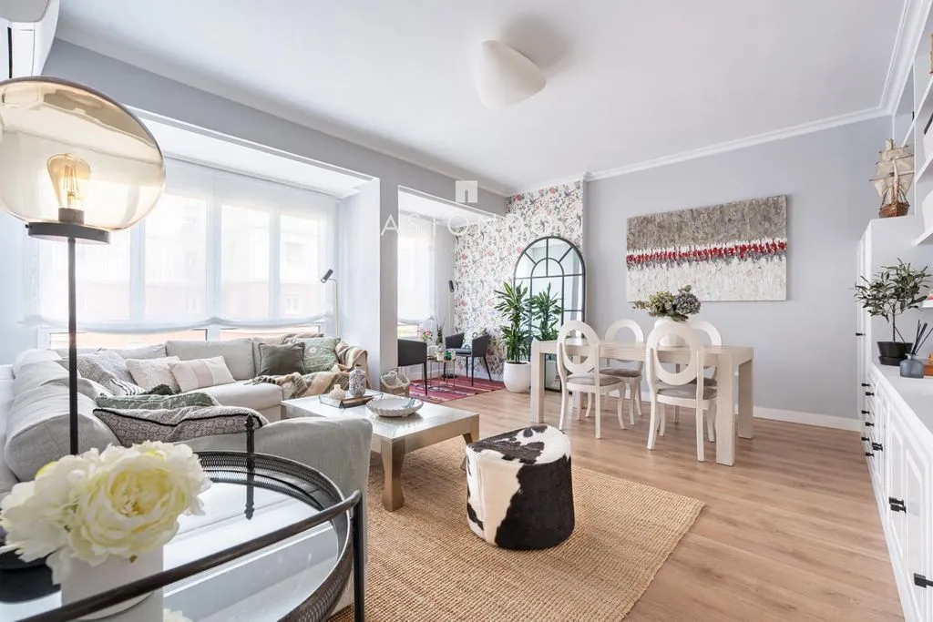 Séjour - Renovated Flat with Natural Light in Chamartín