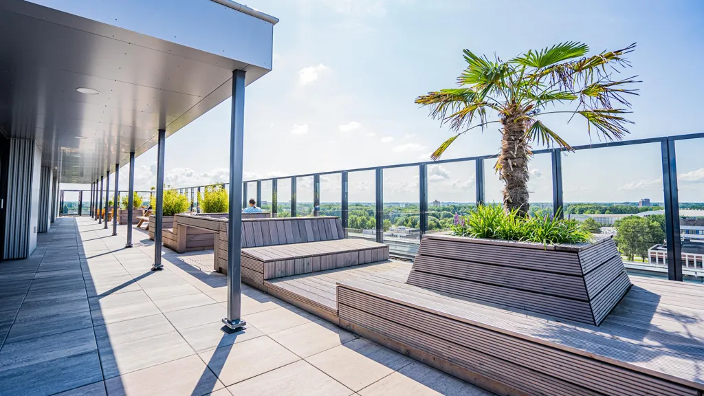 Terrasse - Furnished Studio with Balcony in Rotterdam Vreewijk