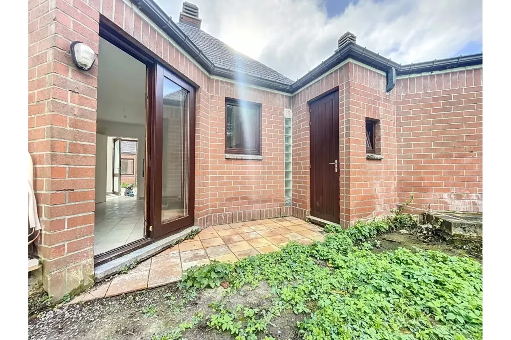Aed - Bungalow with Terrace in Templeuve