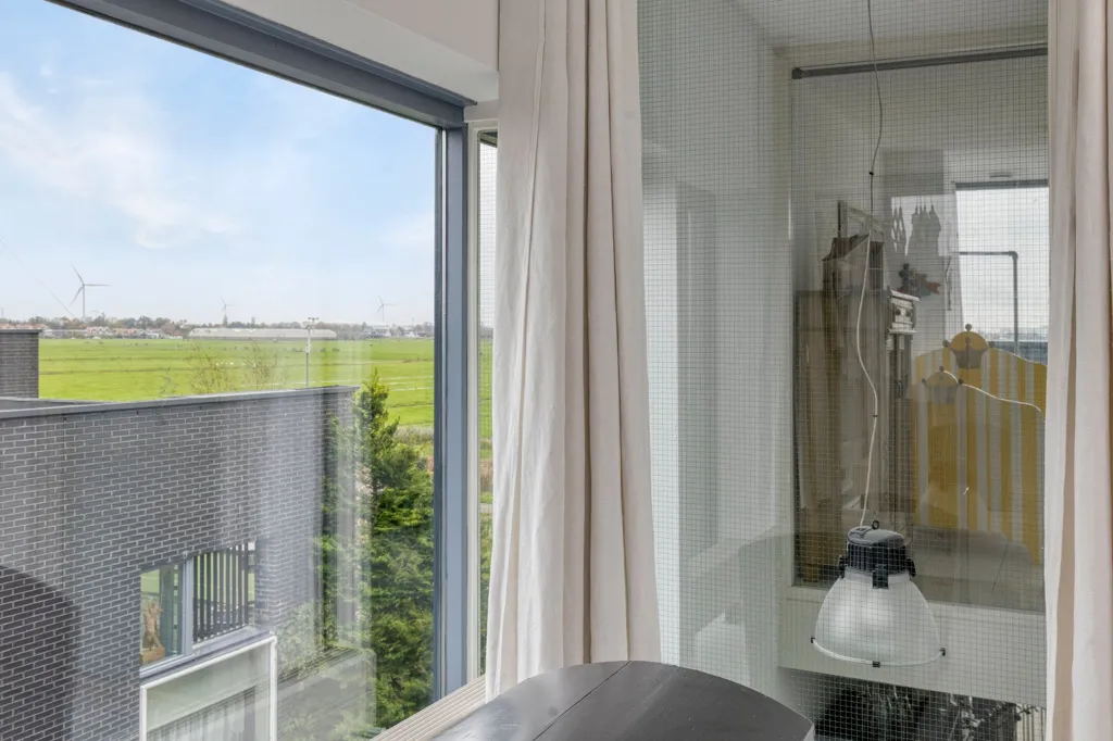 Balcon - Semi-Detached Villa with Waterfront View in Zaandam