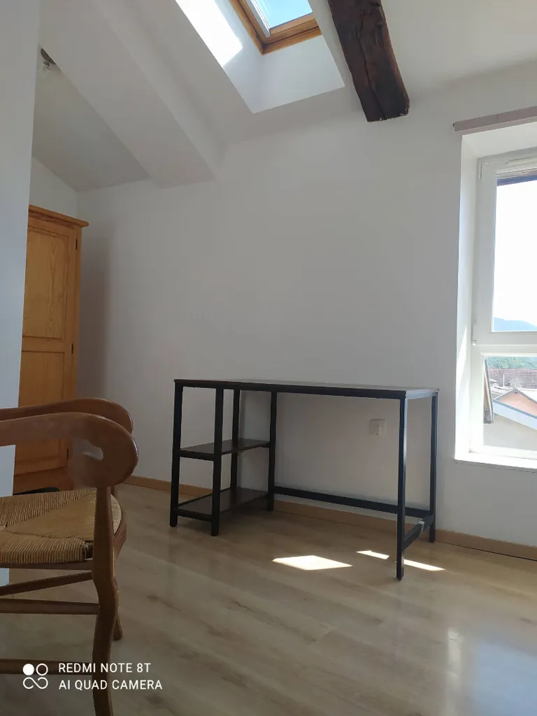 Toad - Renovated 2-Bed Apartment in VIF