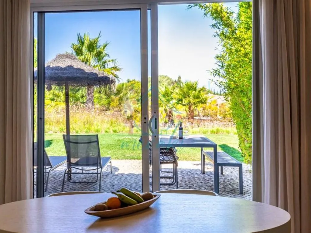 Terrasse - Luxury Hotel with Resort Amenities in Espiche