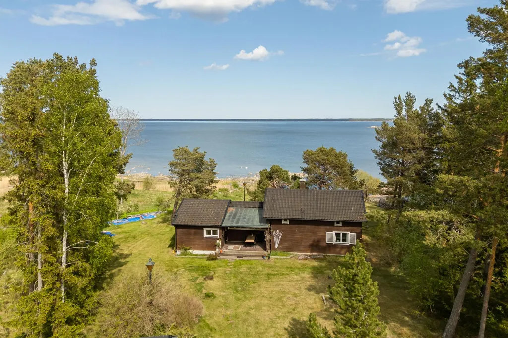 Õhuvaade - Charming Seafront Property in Stenskär