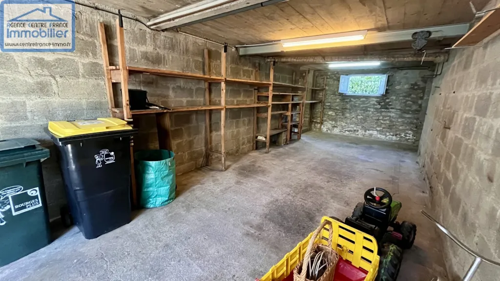 Garage - Maison avec Jardin et Garage à Trouy Nord