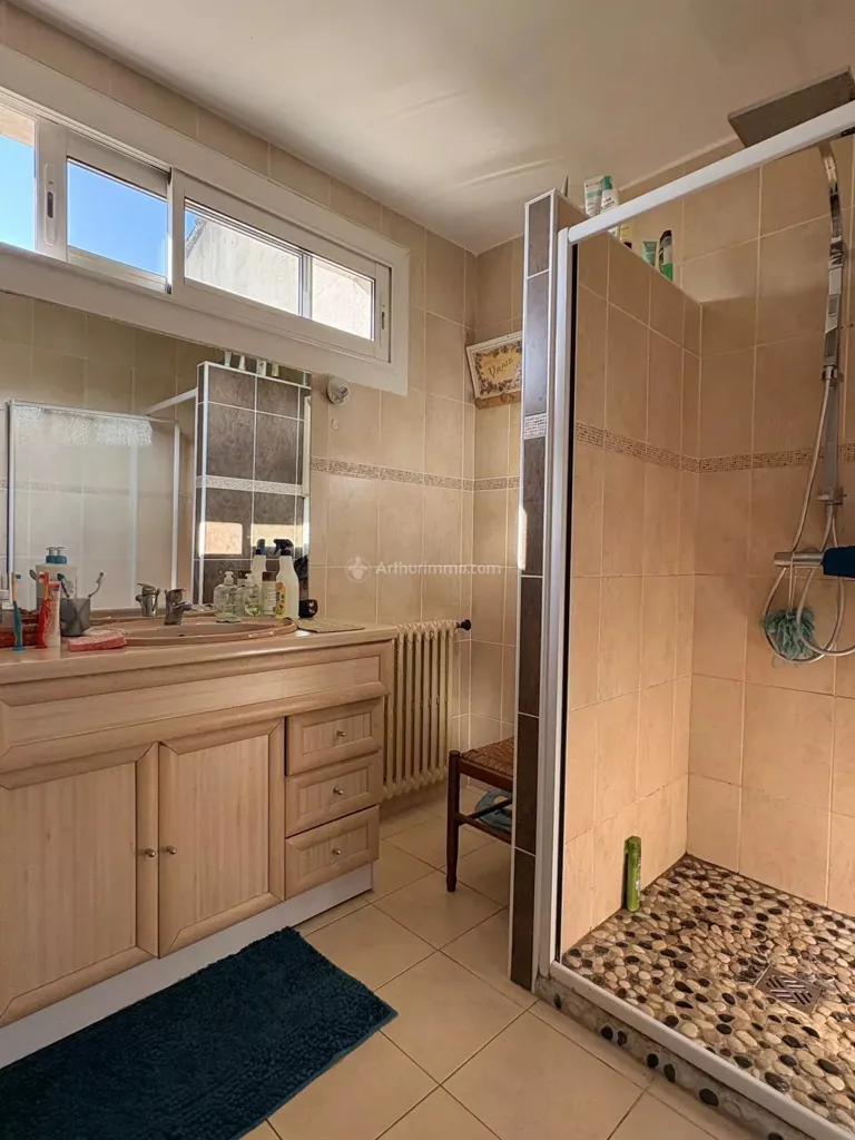 Salles de bain - Maison de Ville T4 avec Jardin à VIARS