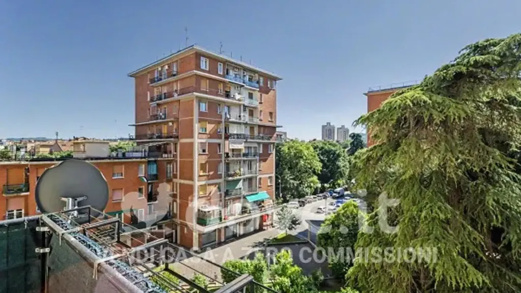 Balcon - Apartment with Balcony in Bologna