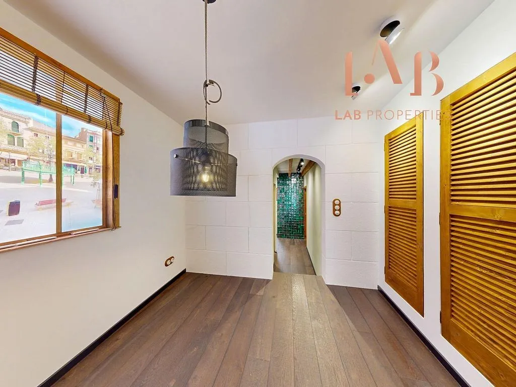 Esik - Apartment with Terrace in Llucmajor Centre