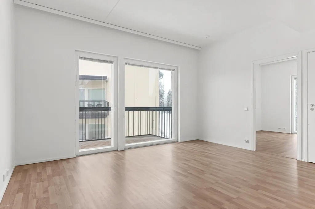 Pièces - Efficiently Designed Apartment with French Balcony in Järvenperä