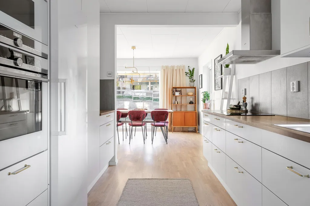Cuisine - Modern Semi-Detached House with Bråviken View