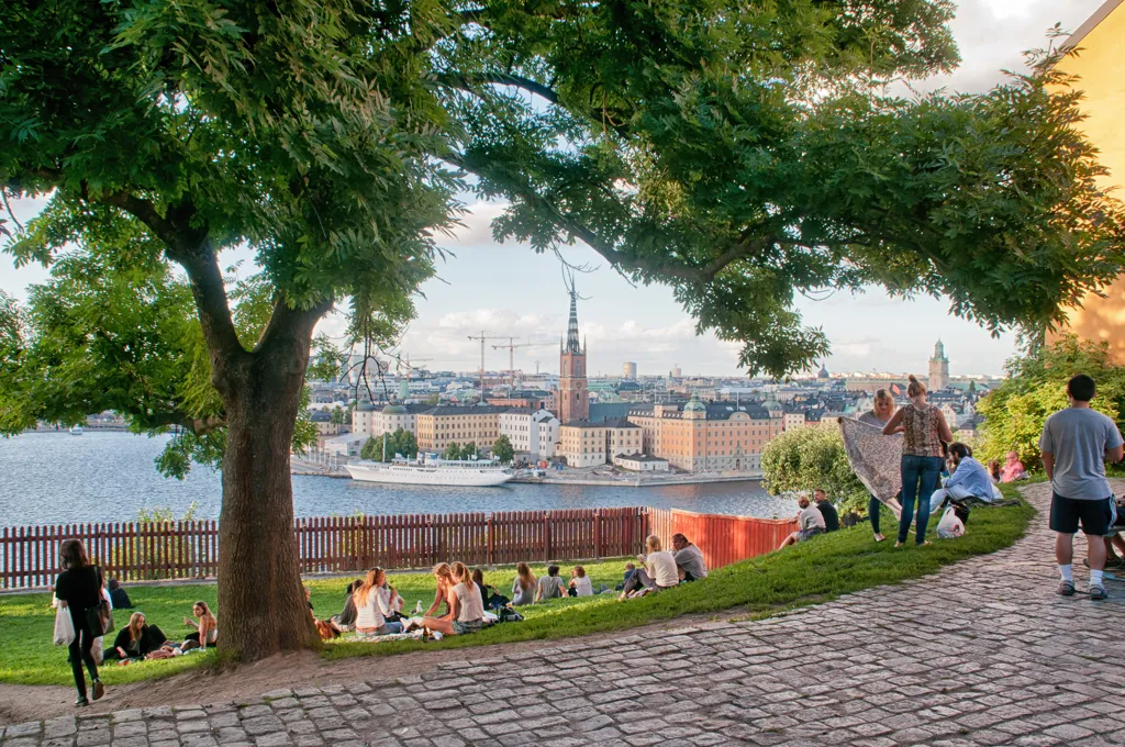Turn-of-the-Century Flat with Garden View in Södermalm