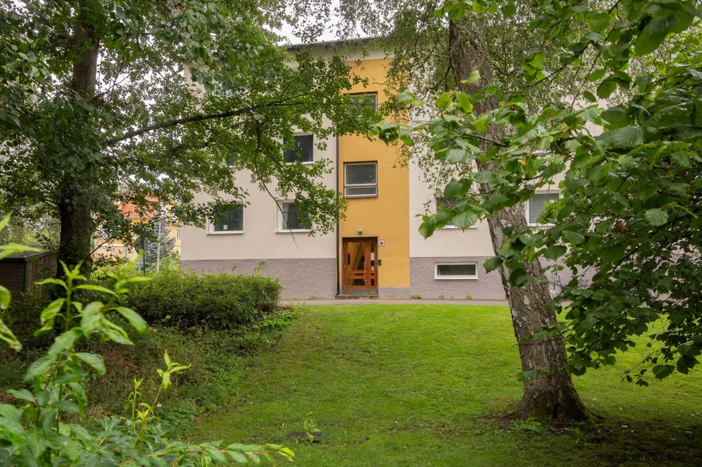 Außenansicht - Bright Apartment with Balcony near Stuvsta Centre