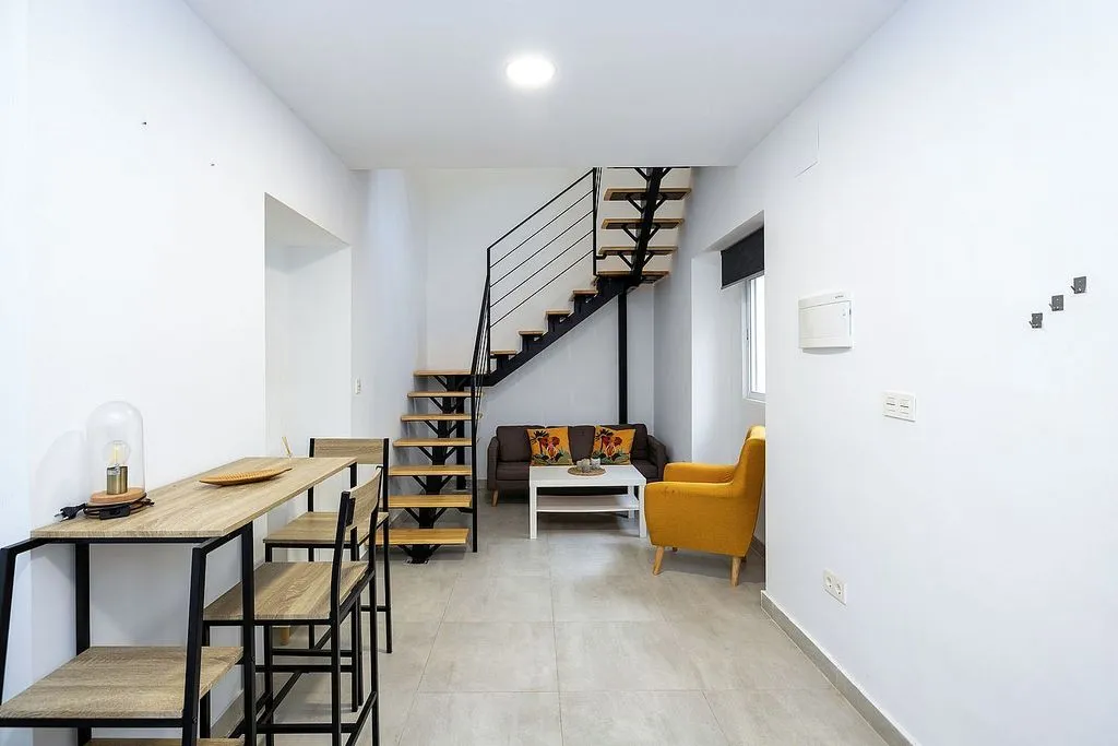 Toad - Ample Duplex with West View in Huetor Vega
