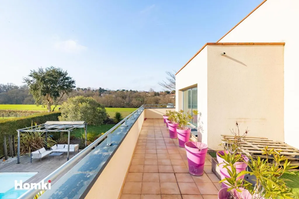 Terrass - Contemporary Villa with Pool in Flourens