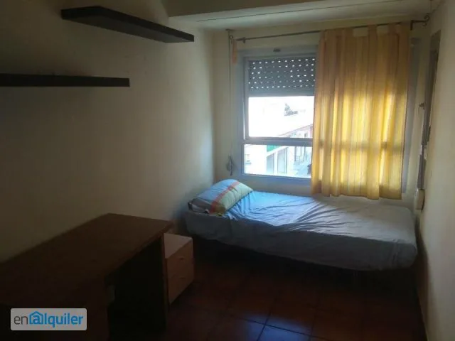 Bedrooms - Furnished Flat, High Street, University Proximity
