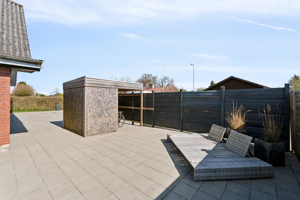 Jardin - Renovated Villa with Terrace in Sunds