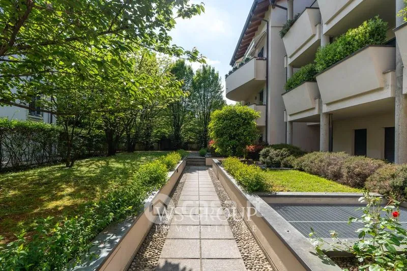 Garden - Modern Bilocale with Balcony in Monza