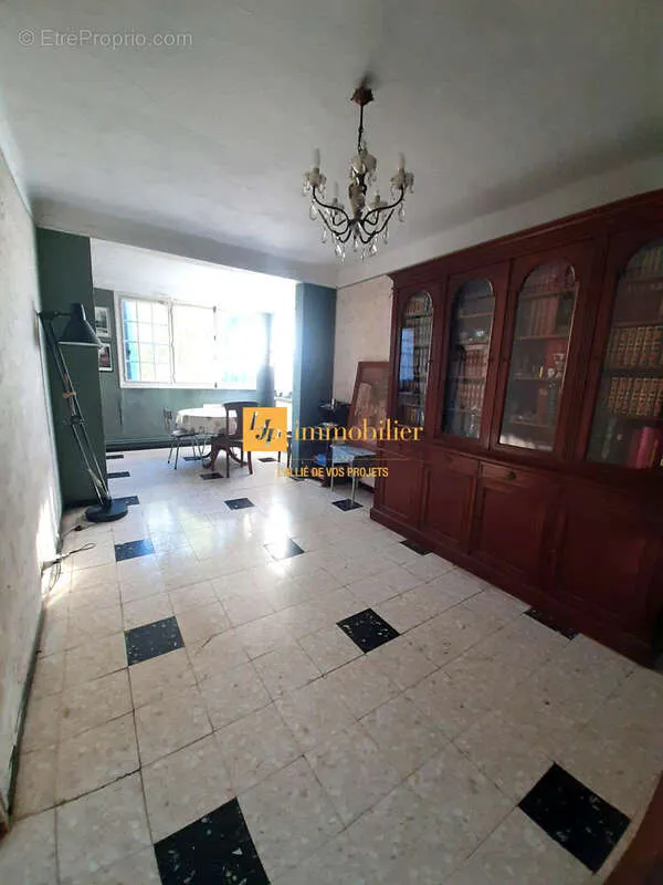 Elutuba - House with Garden in Montpellier