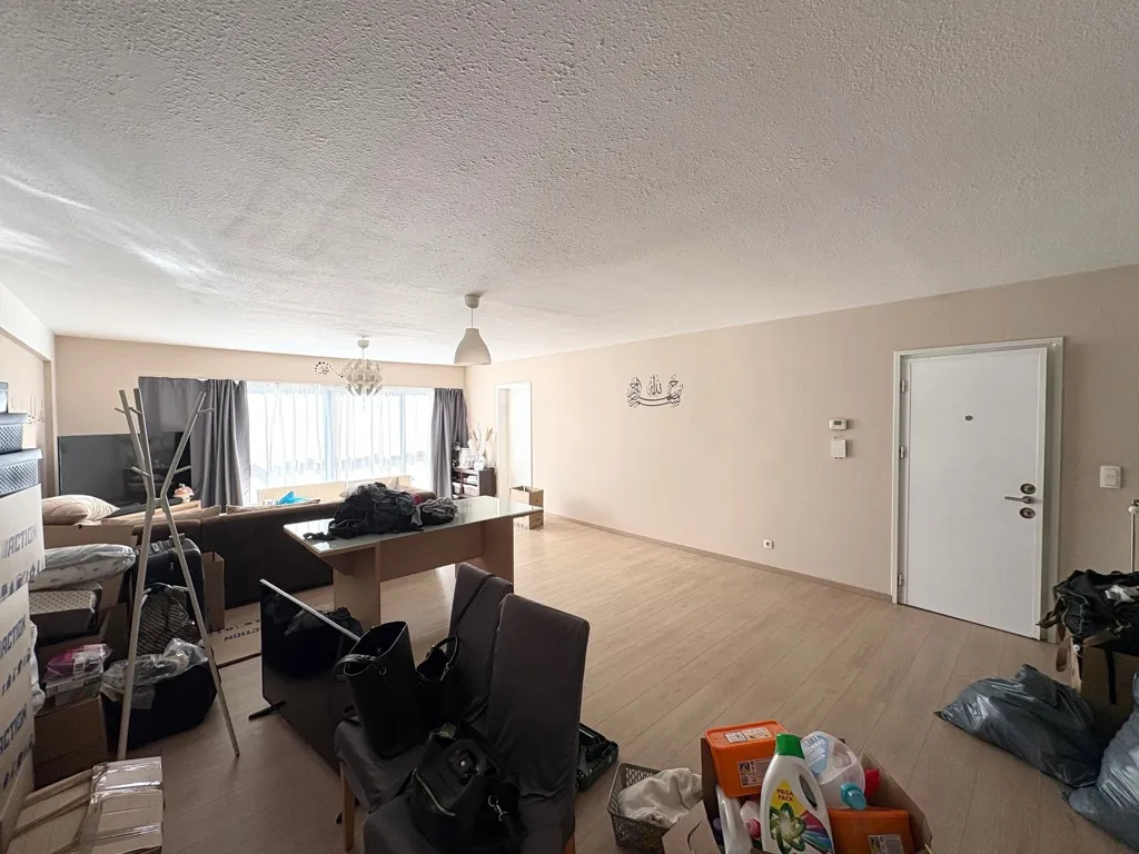 Séjour - Appartement Spacieux avec Balcon à Merksem