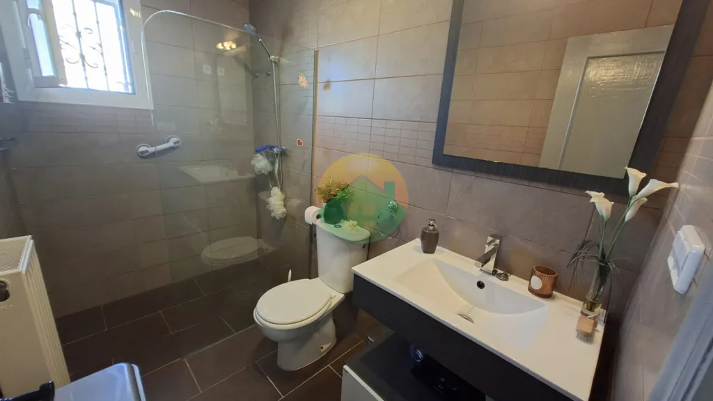 Bagni - South-Facing Villa with Pool in Camposol