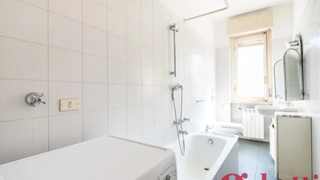 Salles de bain - Triplex with Balconies in Lambrate, Milan