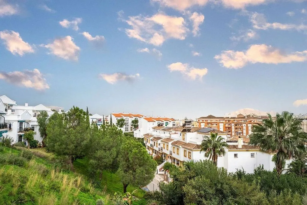 Terraced House with Pool in Estepona Centre